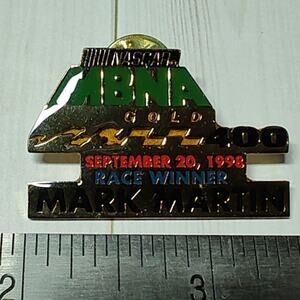 NASCAR MBNA Gold 400 1998 Winner Mark Martin Pin